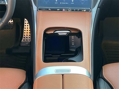 Used 2025 Mercedes-Benz GLC 300 4MATIC image 17