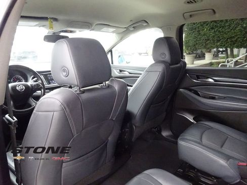 Used 2018 Buick Enclave Essence image 19