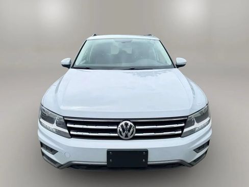 Used 2019 Volkswagen Tiguan SE AWD/4WD image 2