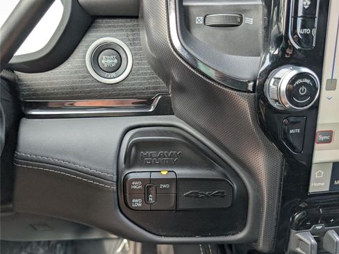 Used 2022 RAM 2500 Limited AWD/4WD image 26
