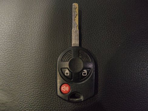 Used 2017 Ford Escape SE image 31