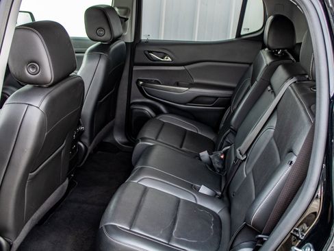 Used 2023 GMC Acadia SLT image 24