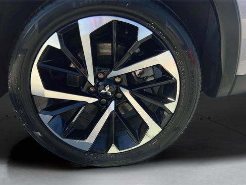 Used 2022 Mitsubishi Outlander SE image 17