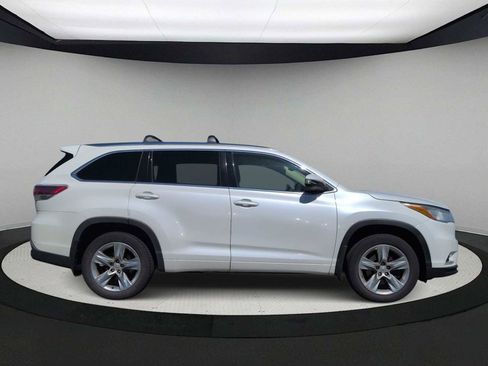 Used 2015 Toyota Highlander Limited Platinum image 9