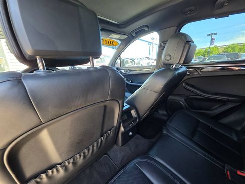 Used 2015 Porsche Macan S AWD/4WD image 12