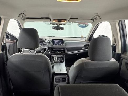 Certified 2023 Nissan Rogue SV image 17