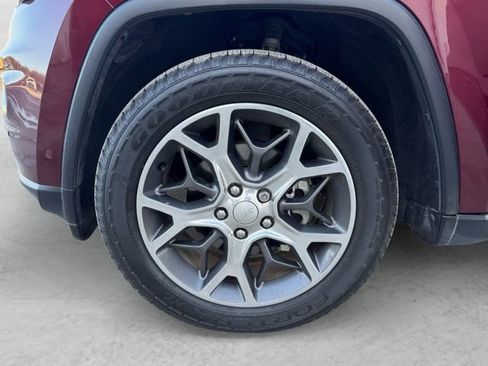 Used 2019 Jeep Grand Cherokee Limited image 23