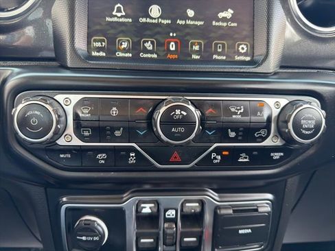 Used 2021 Jeep Wrangler Unlimited Rubicon 392 AWD/4WD image 28