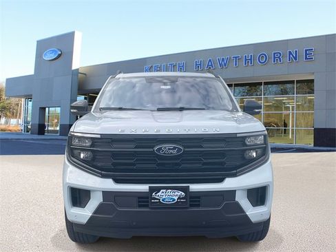 New 2025 Ford Expedition Active image 2