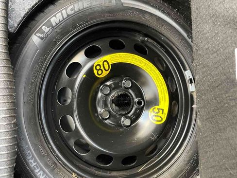 Used 2010 Volkswagen GTI 4-Door image 32