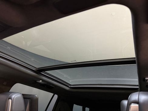 Used 2021 Cadillac Escalade ESV Premium Luxury Platinum image 14