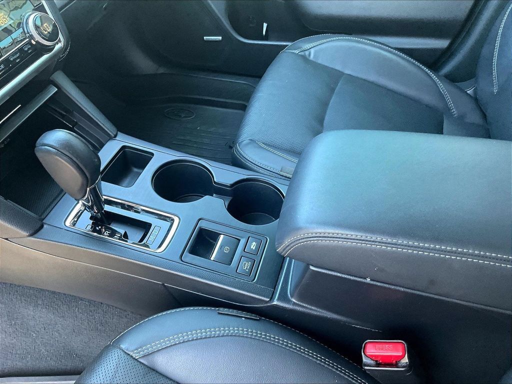 Used 2019 Subaru Outback 2.5i Limited AWD/4WD image 18