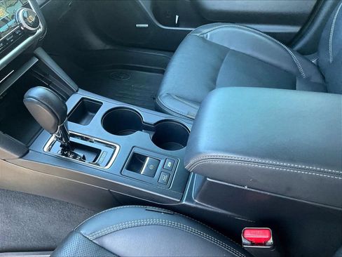 Used 2019 Subaru Outback 2.5i Limited AWD/4WD image 18