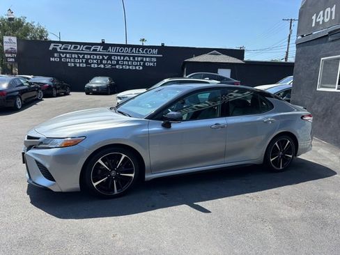 Used 2020 Toyota Camry XSE image 15