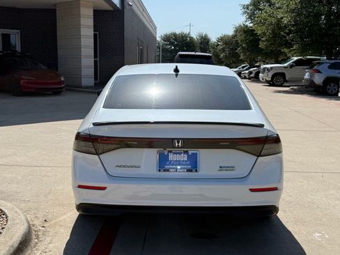 Used 2023 Honda Accord Sport image 4