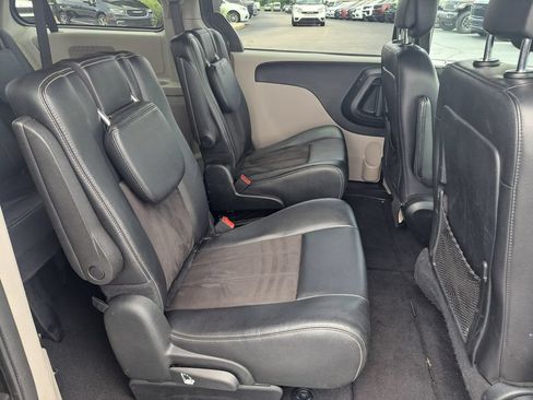 Used 2019 Dodge Grand Caravan SXT FWD image 33