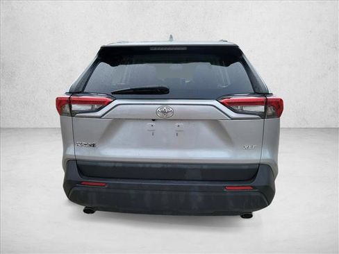 Used 2021 Toyota RAV4 XLE Premium image 6