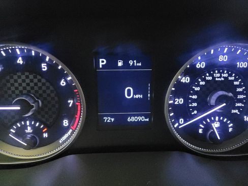 Used 2020 Hyundai Elantra Limited FWD image 23