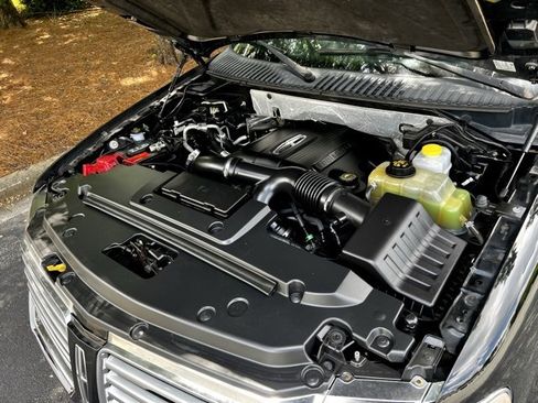 Used 2017 Lincoln Navigator L Select image 49