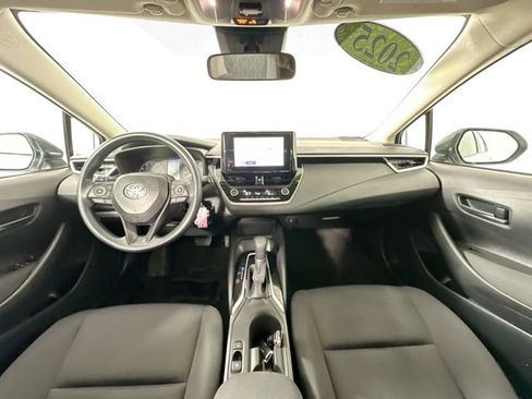 Used 2025 Toyota Corolla LE image 3