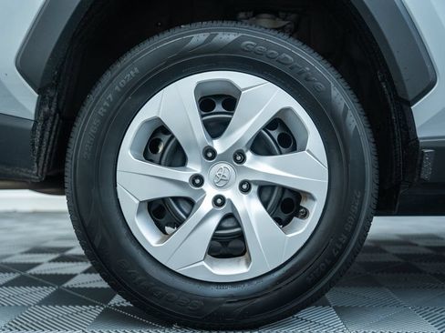 Certified 2025 Toyota RAV4 LE FWD image 17