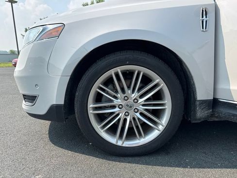 Used 2019 Lincoln MKT AWD image 23