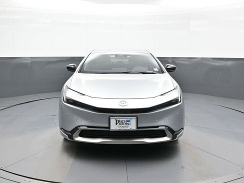 New 2026 Toyota Prius Plug-In Hybrid FWD image 2