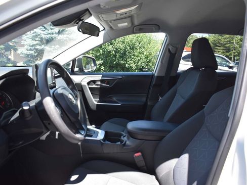Used 2021 Toyota RAV4 XLE AWD/4WD image 9
