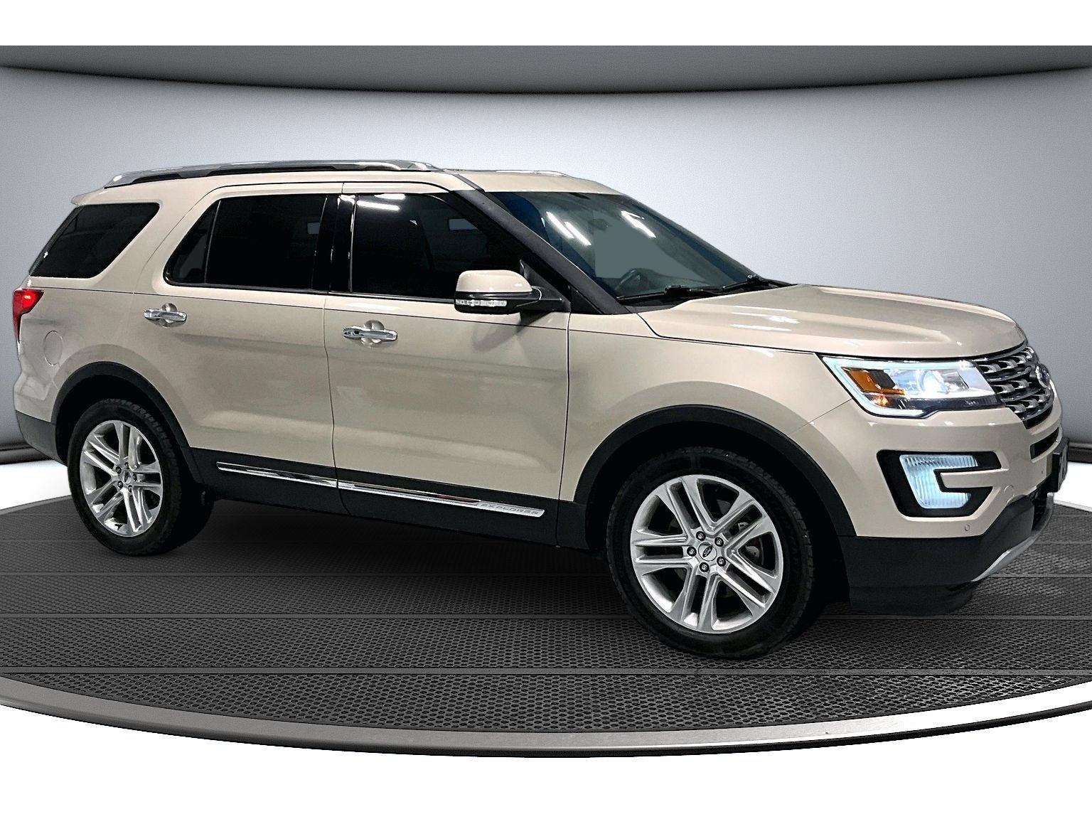 Used 2017 Ford Explorer Limited AWD/4WD image 2