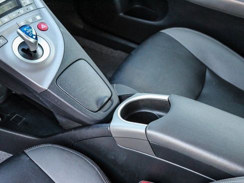 Used 2015 Toyota Prius Three image 21