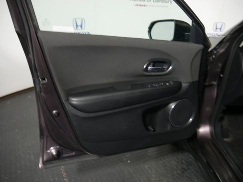Used 2021 Honda HR-V EX image 14