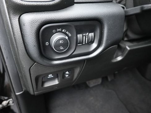 Used 2019 RAM 1500 Big Horn AWD/4WD image 13