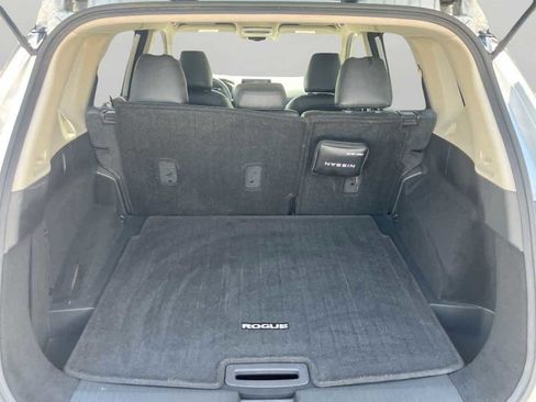 Used 2023 Nissan Rogue SV image 7