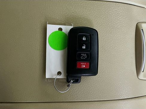 Used 2016 Toyota Highlander XLE image 42