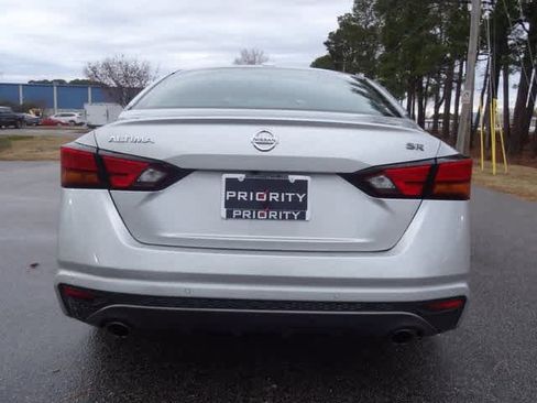 Used 2022 Nissan Altima 2.5 SR image 3