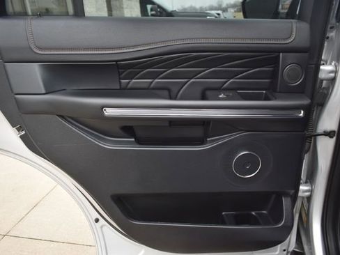 Used 2019 Ford Expedition Platinum image 44