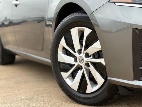 Certified 2025 Nissan Altima 2.5 S image 11