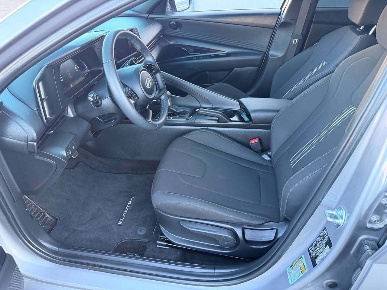 Used 2025 Hyundai Elantra Sport FWD image 21