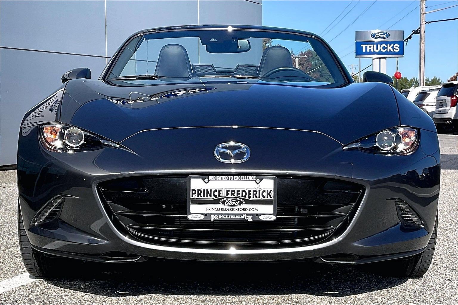 Used 2021 MAZDA MX-5 Miata Grand Touring RWD image 2