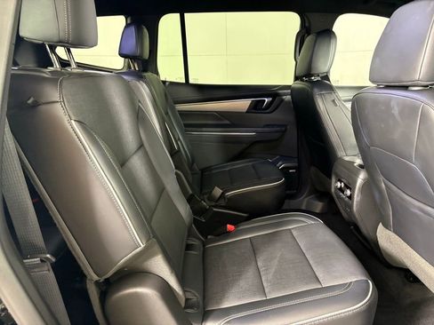 Used 2025 Buick Enclave Preferred image 16