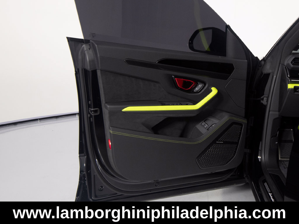 Used 2026 Lamborghini Urus S AWD/4WD image 12
