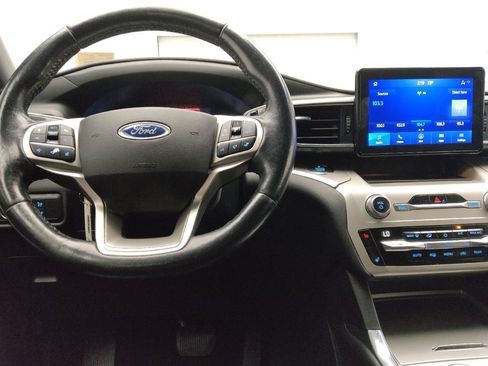 Used 2021 Ford Explorer XLT w/ Equipment Group 202A image 22