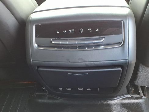 Used 2022 Cadillac Escalade Sport Platinum w/ LPO, ONYX Package AWD/4WD image 18