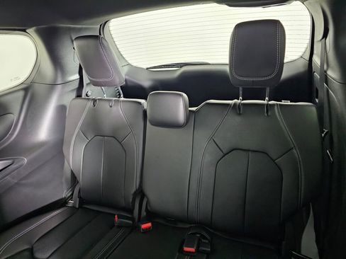 New 2026 Chrysler Pacifica Select image 27