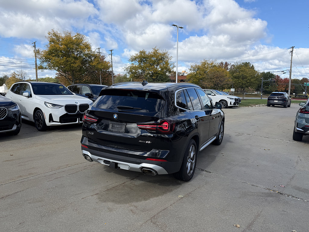 Used 2024 BMW X3 xDrive30i w/ Premium Package AWD/4WD image 3