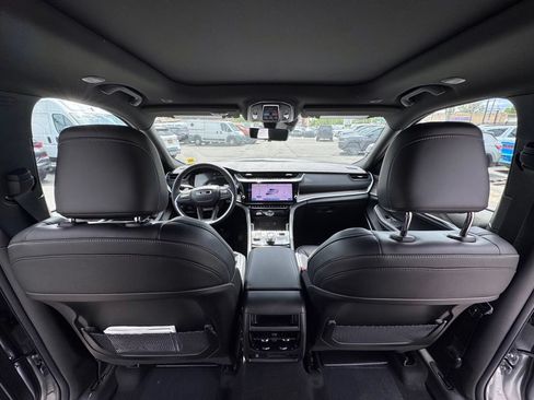 New 2026 Jeep Grand Cherokee Limited AWD/4WD image 22