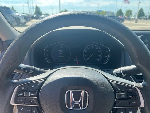 Used 2019 Honda Accord EX image 11