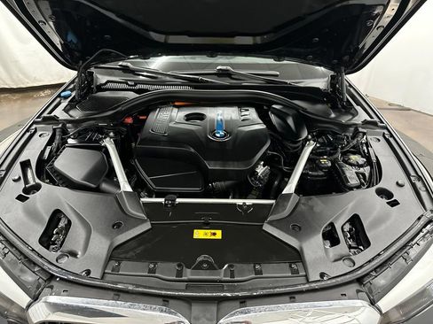 Used 2019 BMW 530e w/ Convenience Package RWD image 14