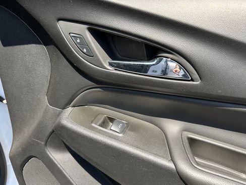 Used 2024 Chevrolet Equinox LT FWD image 16