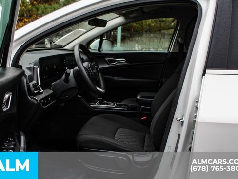 Used 2024 Kia Sportage LX image 17